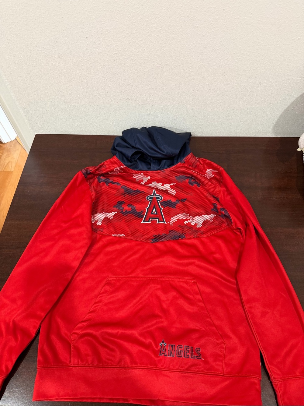 Genuine Merchandise EUC Navy and Red Angels Youth Hoodie - size L (14/16)